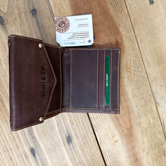 Vaan & Co RFID Foldover wallet Recycled Leather NWT - Picture 2 of 6
